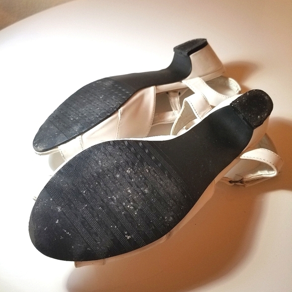 Vintage Country Style Heels - Picture 3 of 5